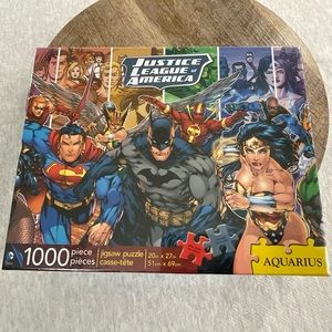 DC COMICS JUSTICE LEAGUE OF AMERICA 1000 PIECE PUZZLE BY AQUARIUS SIZE: 20”X27”